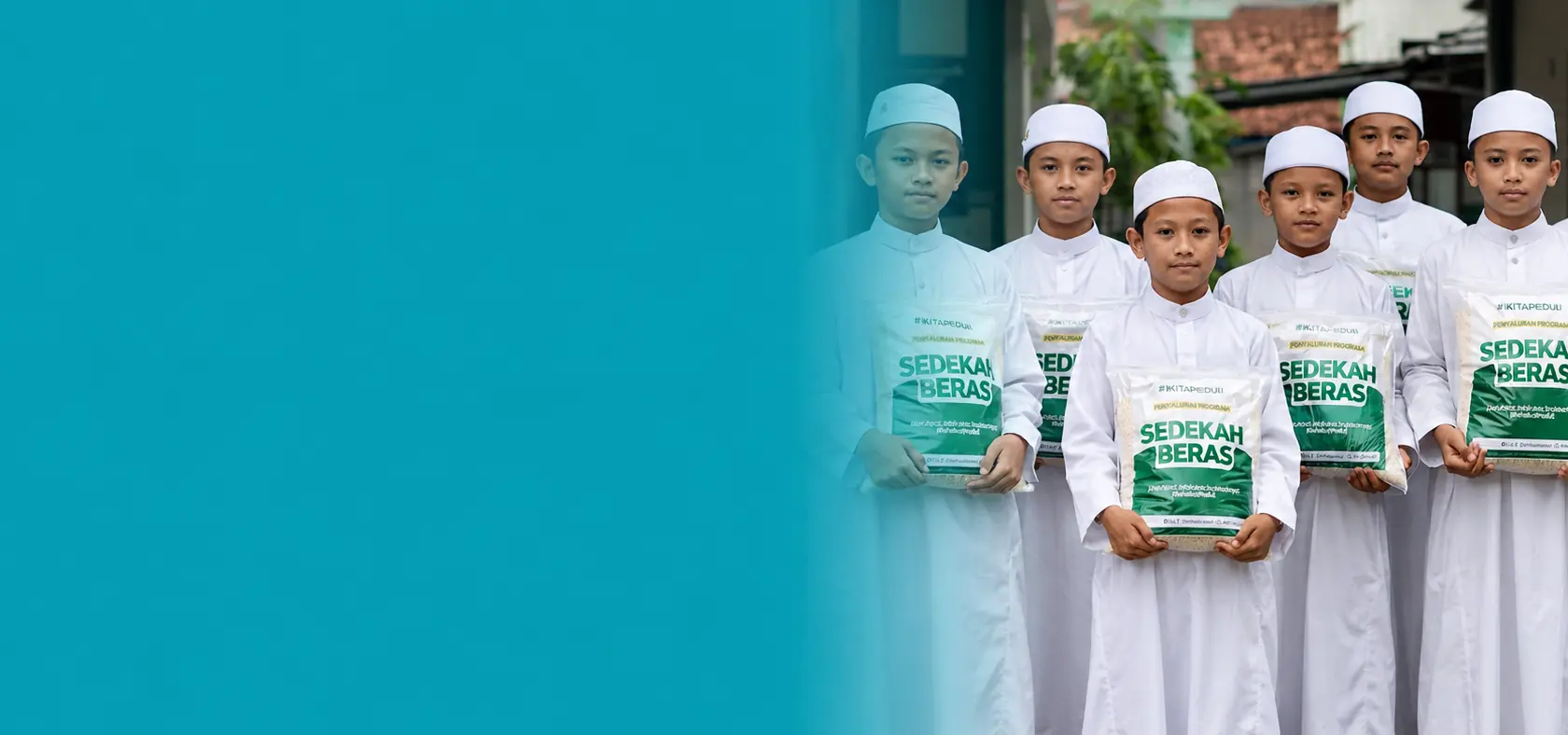 Sedekah Beras untuk Santri Yatim dan Dhuafa