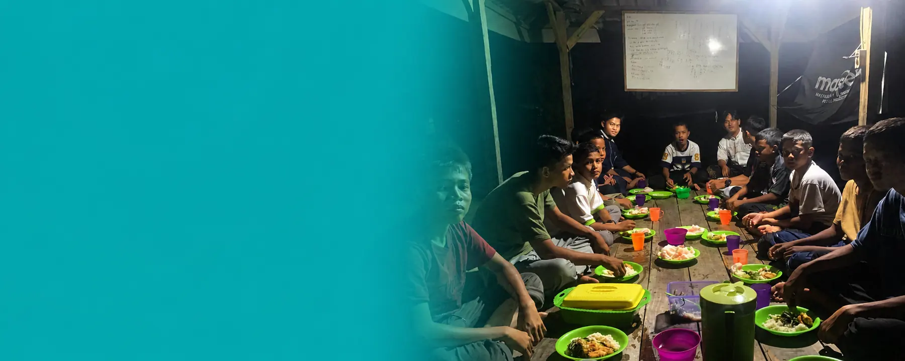 Buka Puasa untuk Santri Yatim dan Dhuafa