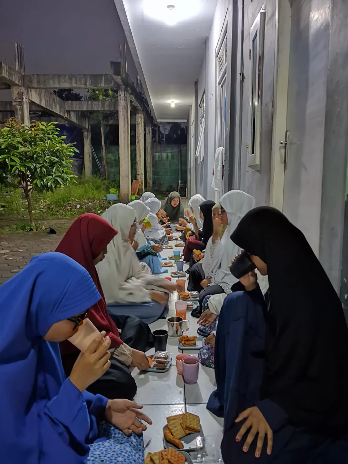 Buka Puasa untuk Santri Yatim dan Dhuafa 4