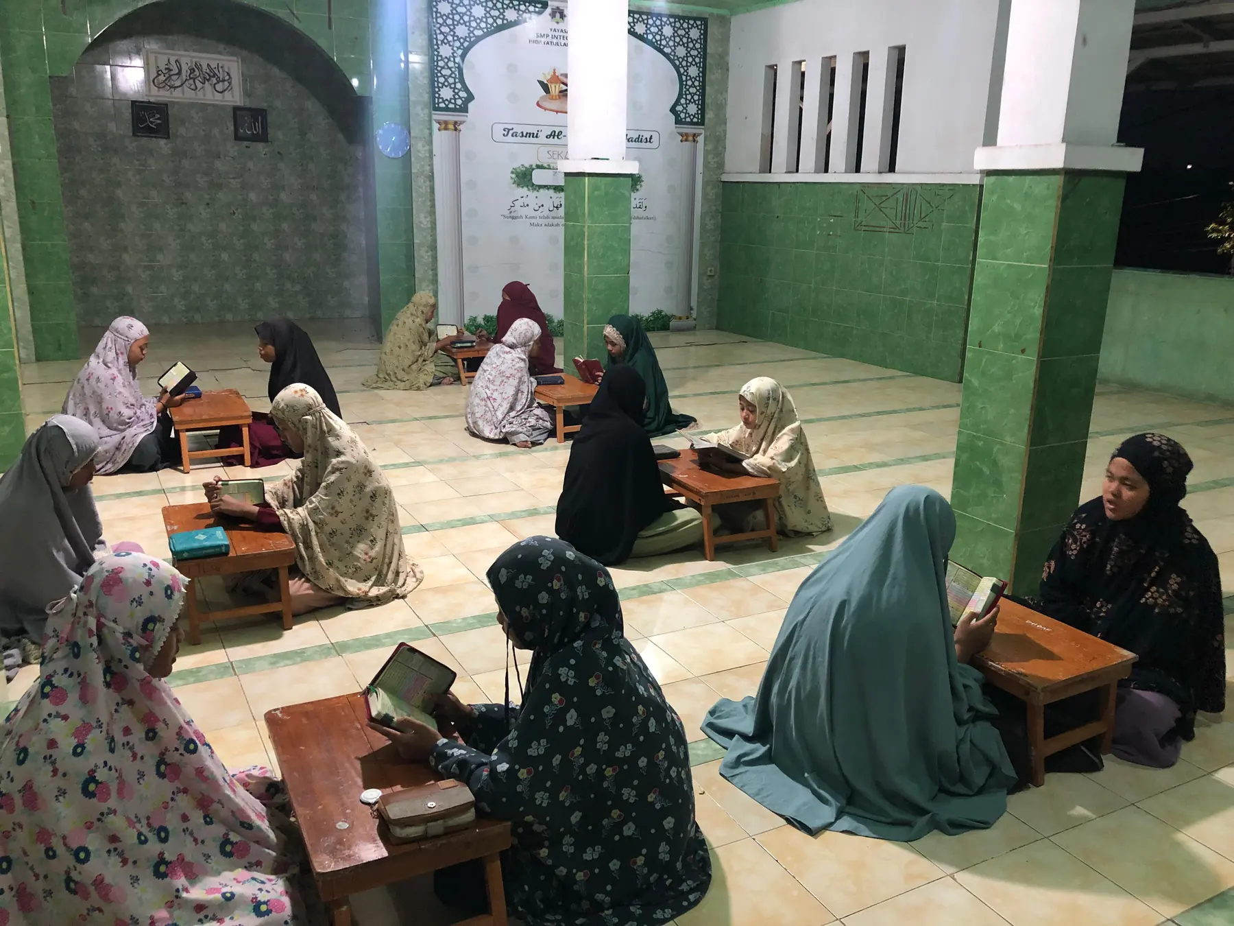 Wakaf Al-Qur’an untuk Pesantren dan Musholla Pedalaman 4